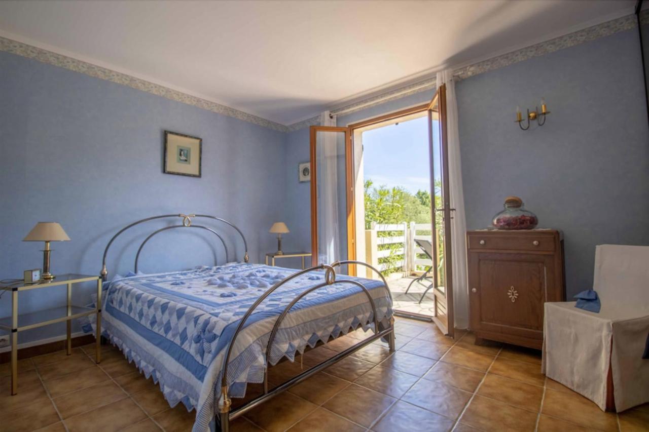 Large Spacious House In Фрежюс Экстерьер фото